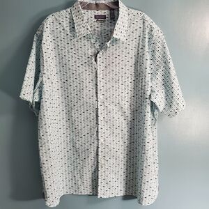NWT VAN HEUSEN SHORT SLEEVE MEN'S XXL BUTTON UP SHARK SCHOOL PATTERN NEVER TUCK